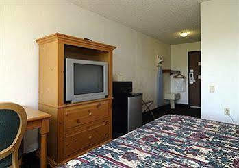 Hotel Baymont By Wyndham Beloit Esterno foto