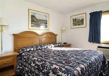 Hotel Baymont By Wyndham Beloit Esterno foto